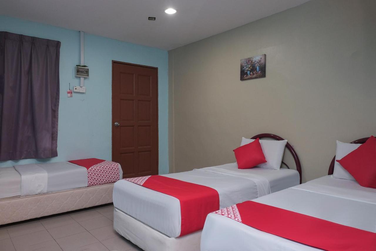 Oyo 90015 Indah Chalet Kuala Rompin Exterior foto